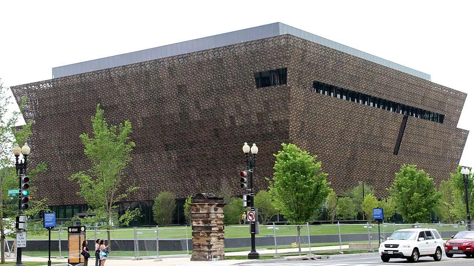 By Tony Hisgett from Birmingham, UK (National Museum of African American History 1) CC BY 2.0 via Wikimedia Commons