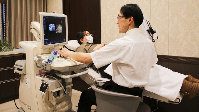 "4D Ultrasound Diagnostic Equipment" by MIKI Yoshihito licensed under CC BY 2.0